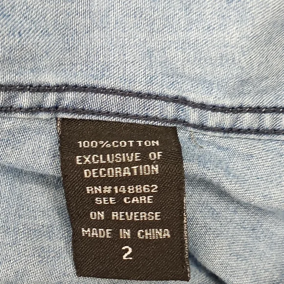 Torrid medium wash denim button-up shirt - Picture 9 of 14